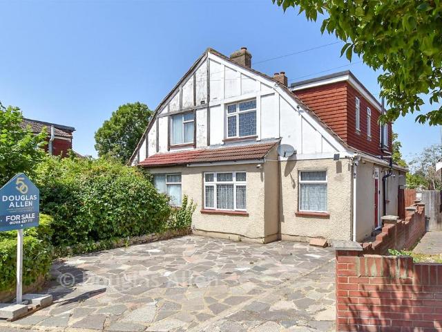 House for sale in Hornchurch, Greater London