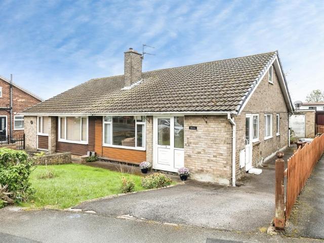 House for sale in Upper Green, Leeds