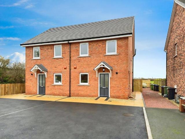 House for sale in Holme East Waver