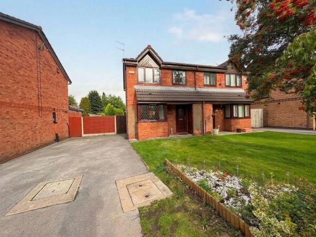 House for sale in Barton upon Irwell, Salford