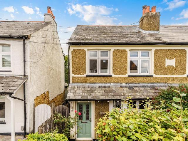House for sale in Walton On The Hill, Red Hill