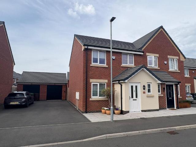 House for sale in Elmfield, Leicestershire