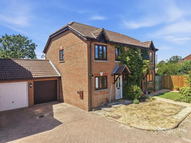 House for sale in Epping Green, Epping
