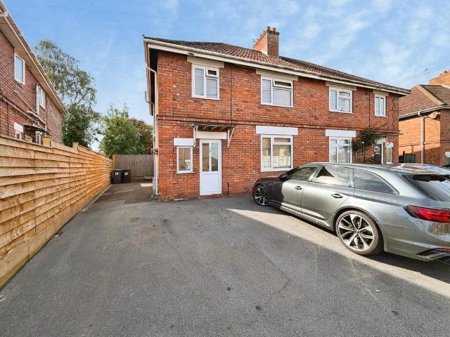 House for sale in Leigh Park, Westbury