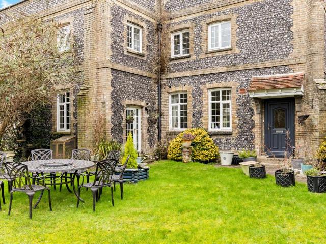 House for sale in Kearsney, Ash