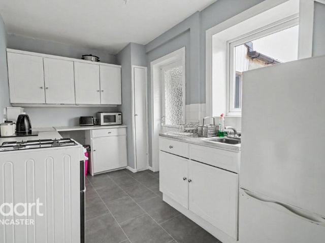 House for sale in Edenthorpe, South Yorkshire