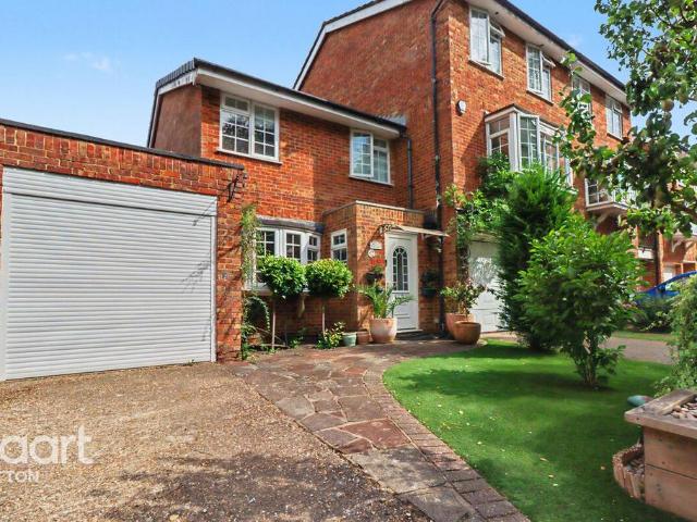 House for sale in Red Hill, Surrey