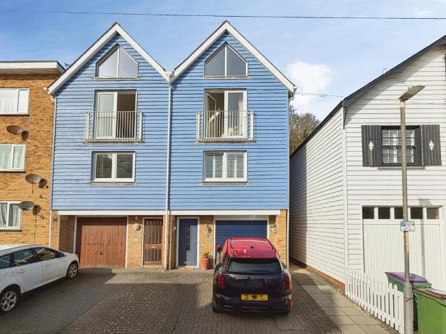 House for sale in Golden Valley, Folkestone