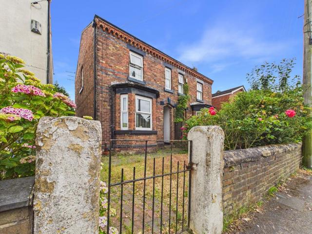 House for sale in Roby Mill, Lancashire