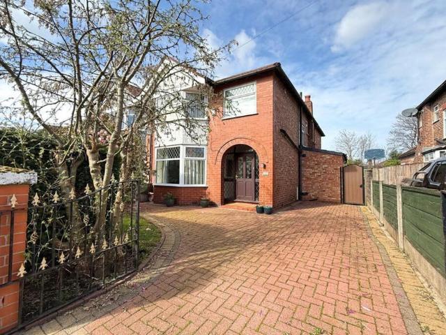 House for sale in Timperley, Trafford Park