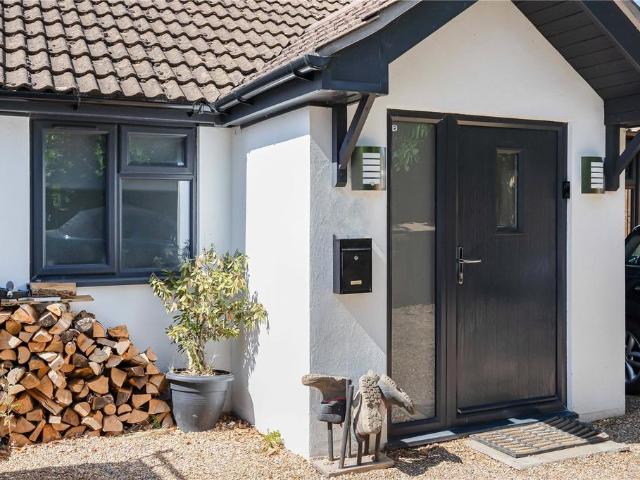 House for sale in Henley-on-Thames, Berrick Salome