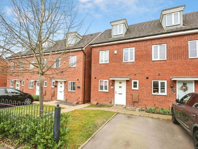 House for sale in Bromsgrove, Worcestershire