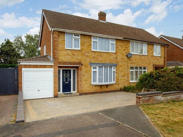 House for sale in Green Close, Warwickshire