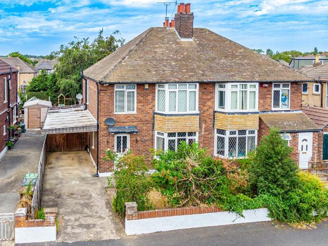 House for sale in Carr Manor, Chapel Allerton