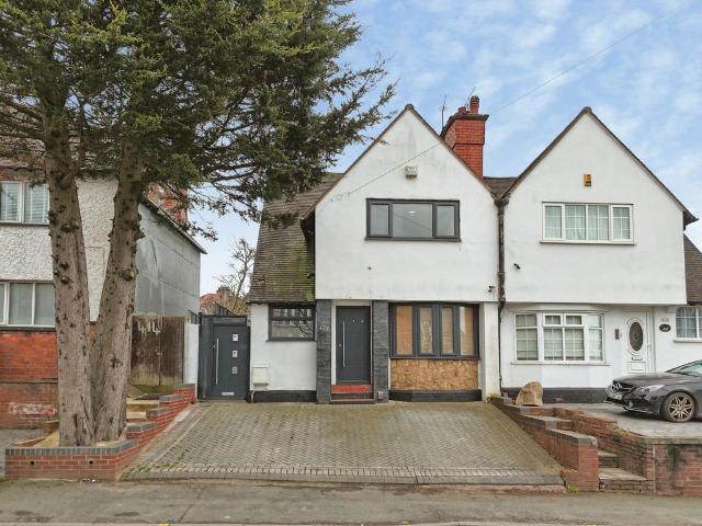 House for sale in Fallings Park, Park Village