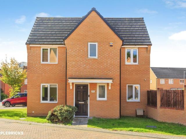 House for sale in Kinsley, West Yorkshire