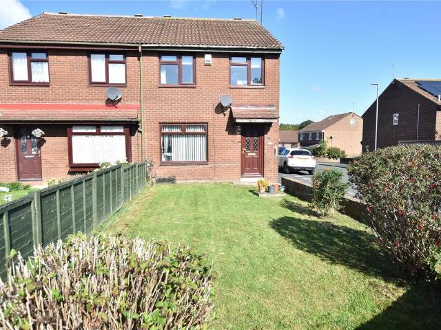 House for sale in Whinmoor, West Yorkshire