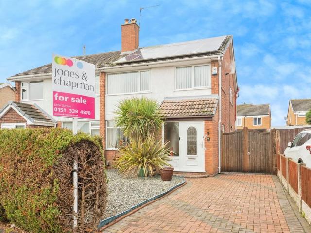 House for sale in Rossmore, Cheshire