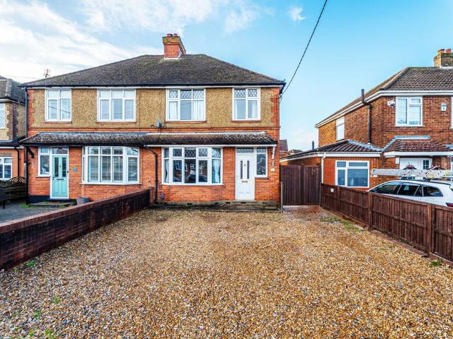 House for sale in Caddington, Bedfordshire