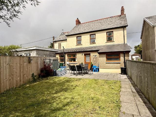 House for sale in Gorslas