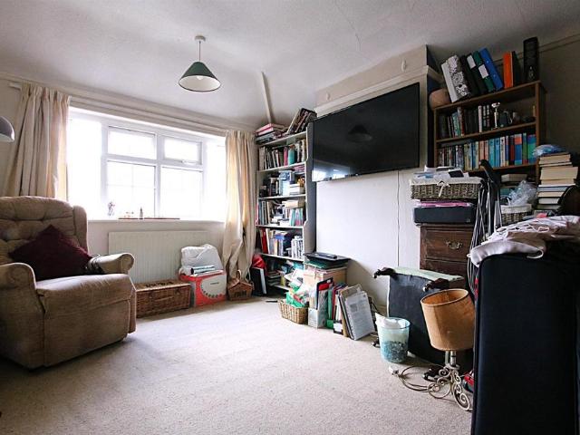 House for sale in Ashtead Park, Pachesham Park