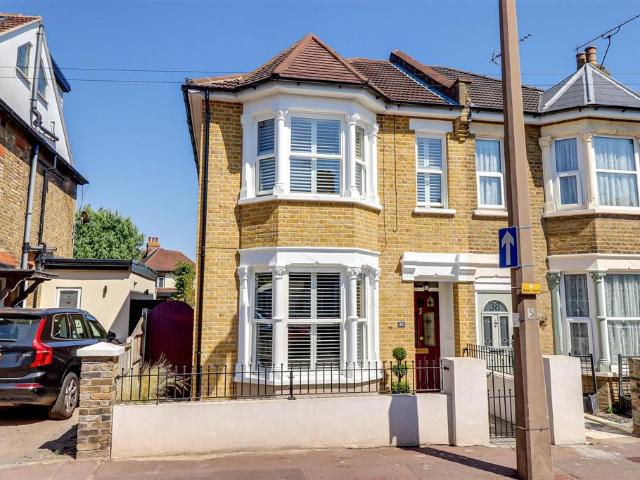 House for sale in Alton Barnes, Essex