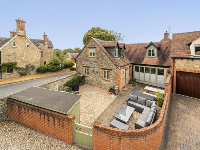 House for sale in Stanton Fitzwarren, Swindon