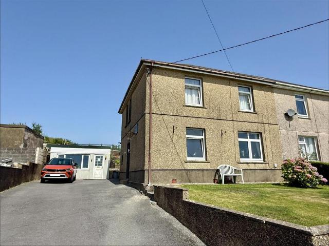 House for sale in Llannon, Tumble