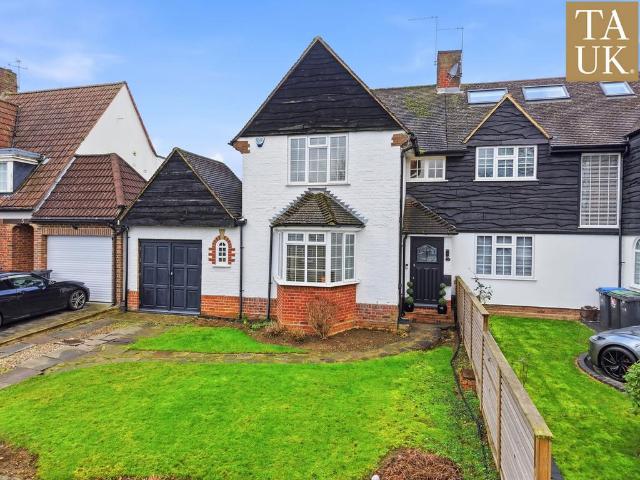 House for sale in Greater London