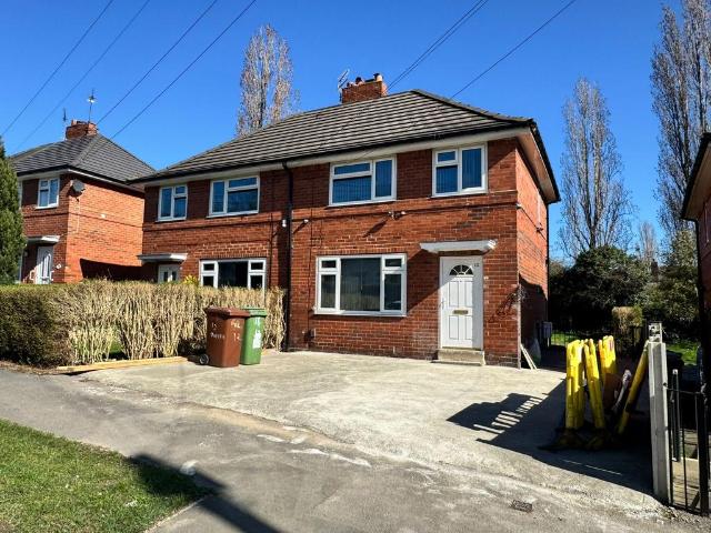 House for sale in Hollin Park, West Yorkshire