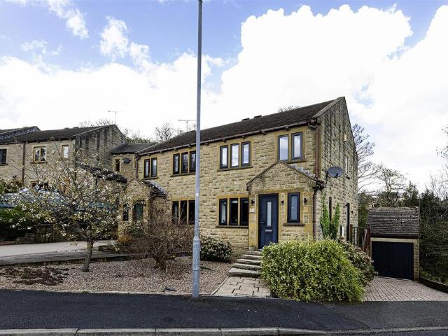 House for sale in Scholes, West Yorkshire