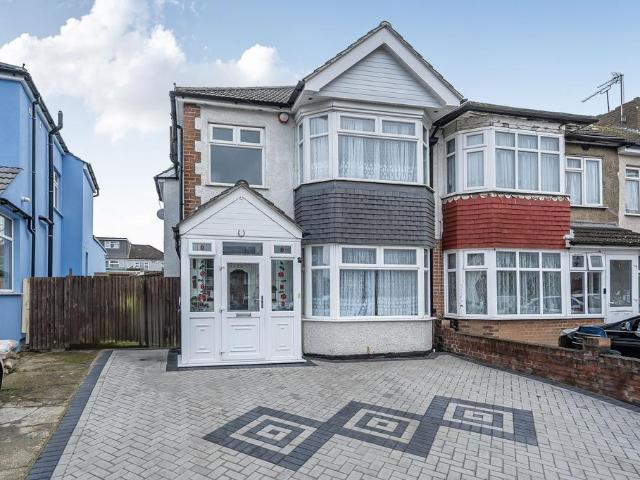 House for sale in Queensbury, Greater London