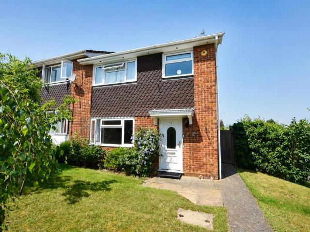 House for sale in Burcott, Buckinghamshire