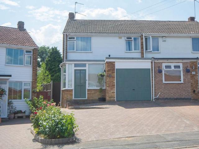 House for sale in Overslade, New Bilton