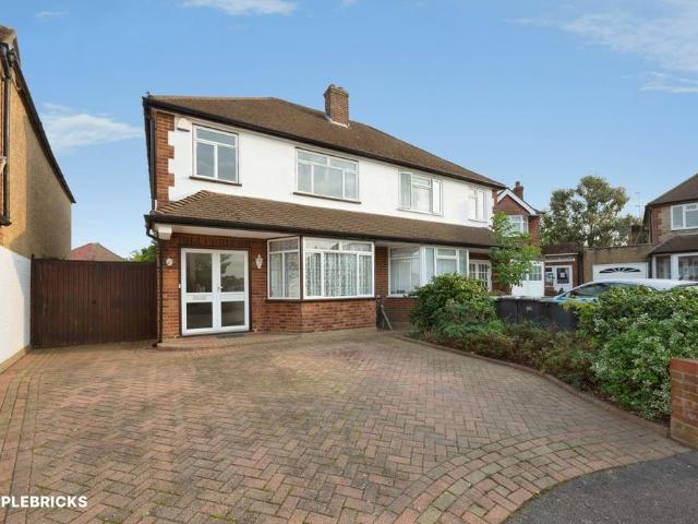 House for sale in Royal Borough of Kingston upon Thames, Greater London