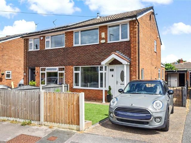 House for sale in Pudsey, West Yorkshire
