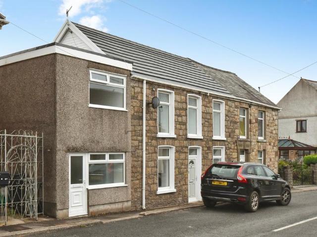 House for sale in Cwmllynfell