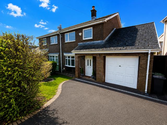 House for sale in Cwarter Bach, Lower Brynamman
