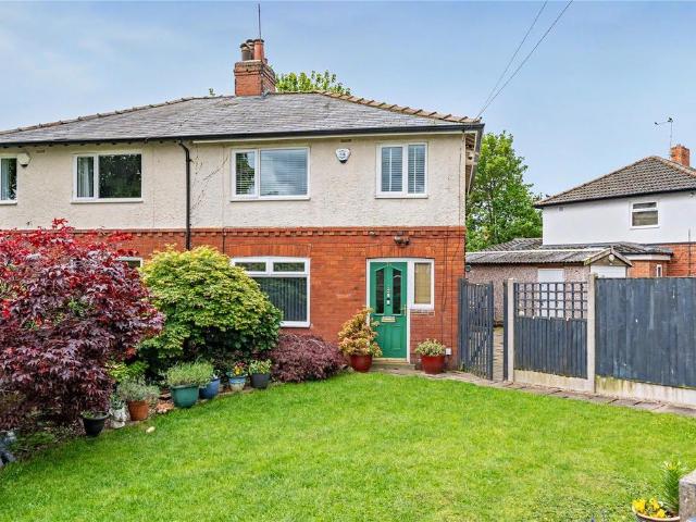 House for sale in Farsley, West Yorkshire