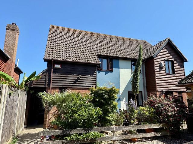 House for sale in Upper Walmer, Ash