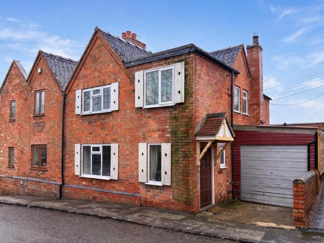 House for sale in Alderminster, Warwickshire