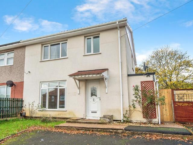 House for sale in Royston, South Yorkshire