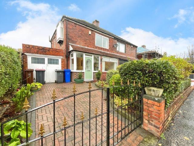 House for sale in Linnyshaw, Salford
