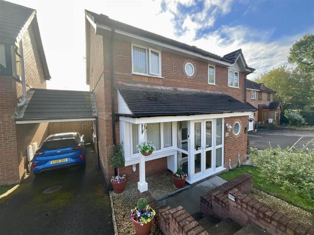 House for sale in Llanedi, Hendy