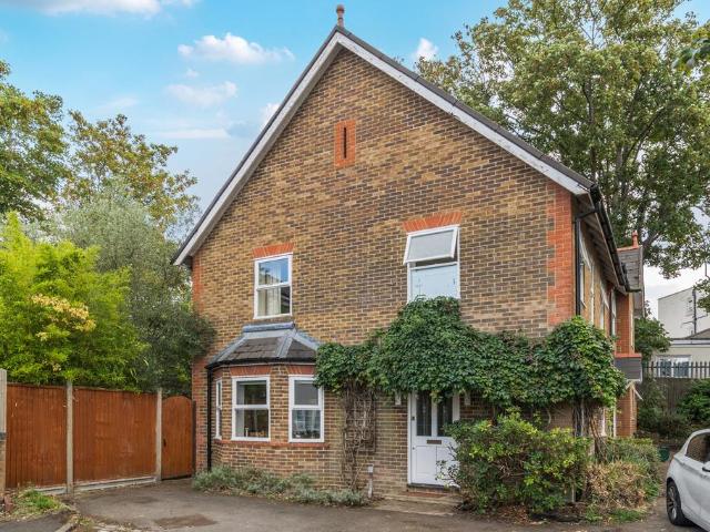 House for sale in Esher Place, Elmbridge
