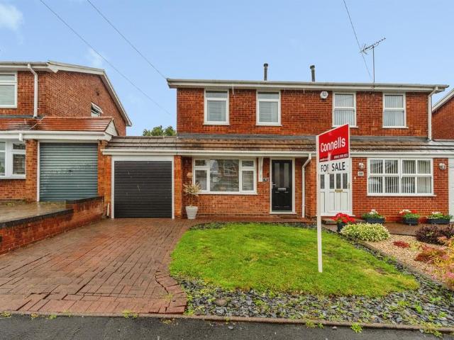 House for sale in Landywood, Great Chatwell