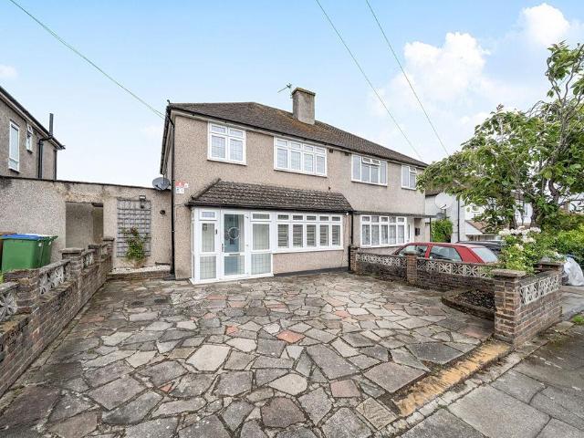 House for sale in Longlands, Greater London