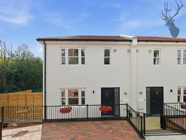 House for sale in Woodford Wells, Greater London