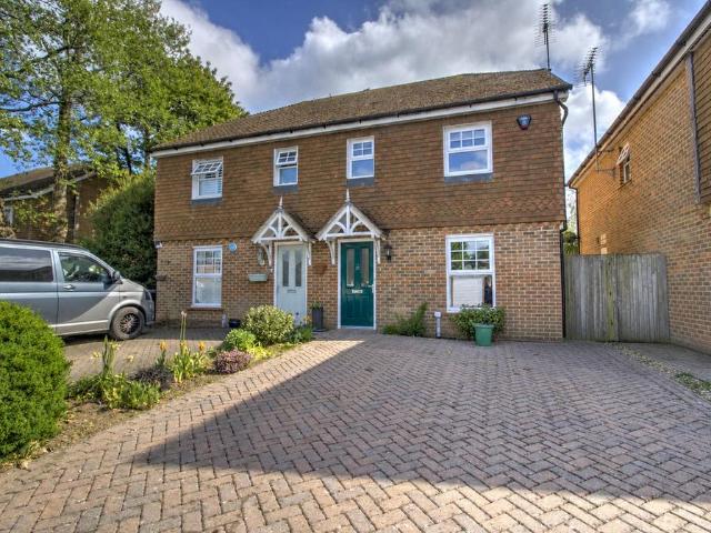 House for sale in Perryfields, West Sussex