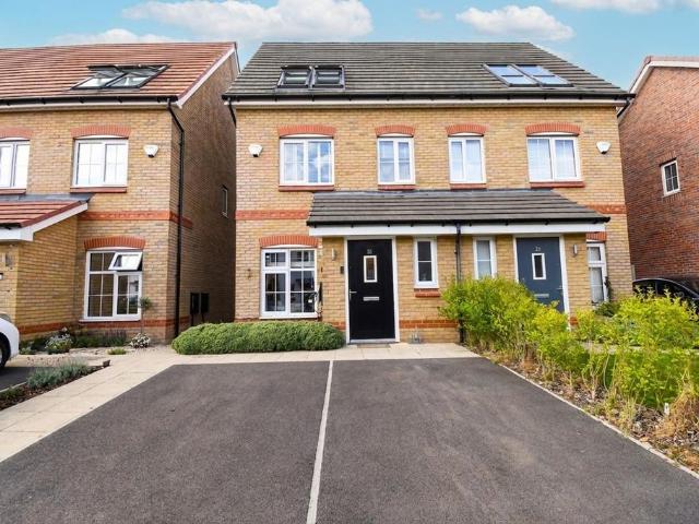 House for sale in Barton upon Irwell, Salford